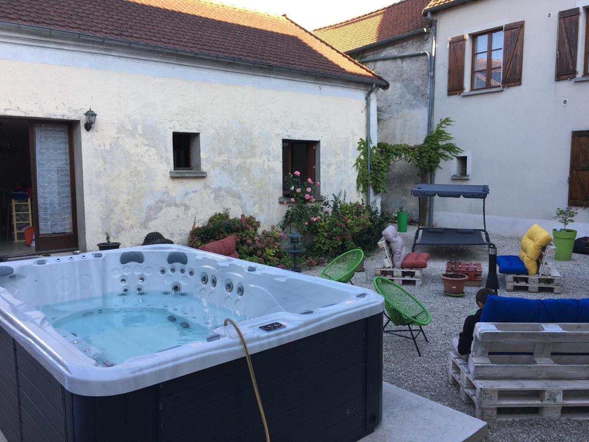 L Auberge Du Lion D Or Nanteuil-sur-Marne Exterior foto