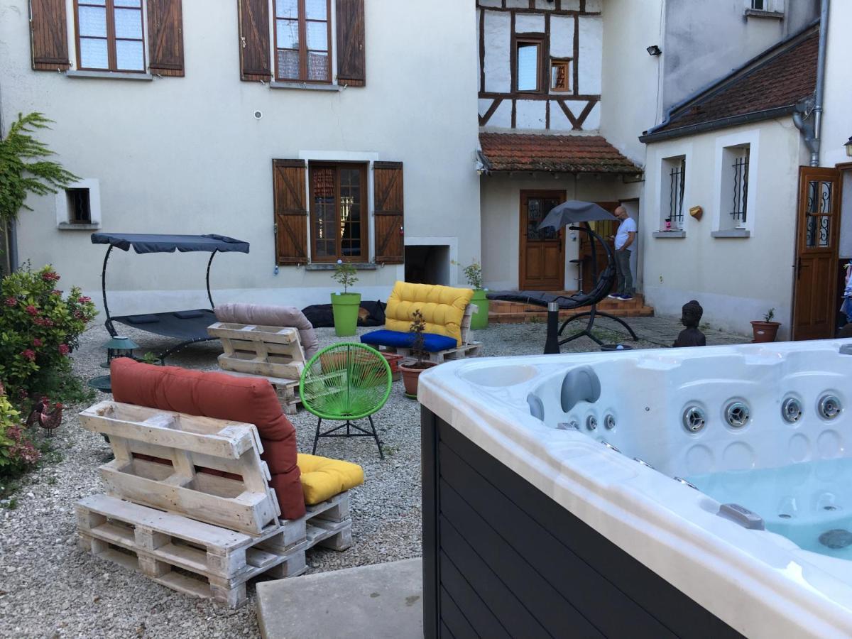 L Auberge Du Lion D Or Nanteuil-sur-Marne Exterior foto